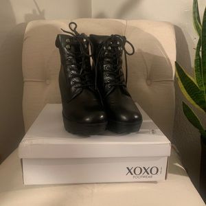 Brand: XoXo Footwear Black Platform Combat Boot 10